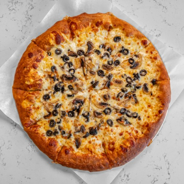 Savor Our White Pizza